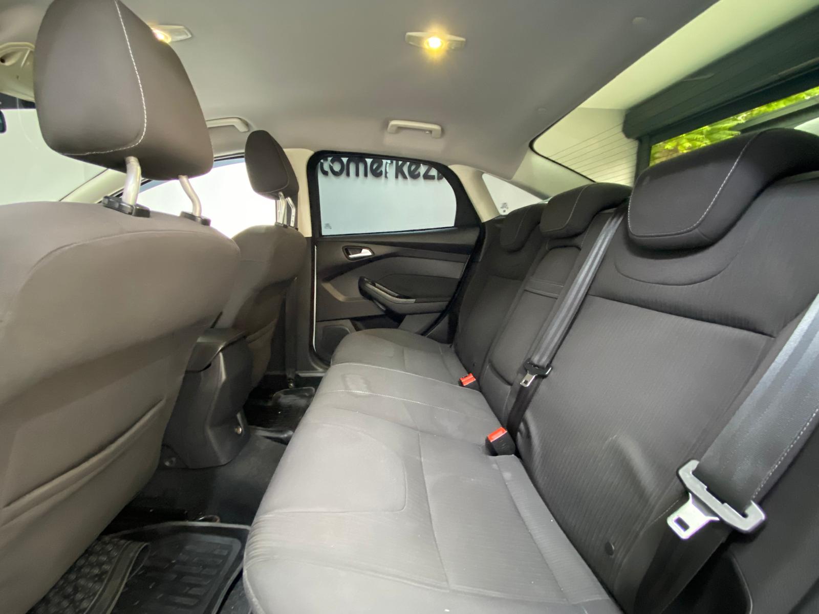 FORD FOCUS 22